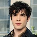 Foto Ethan Peck