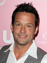 foto de Josh Hopkins