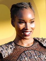 foto de Damaris Lewis