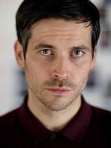 foto de Rob James-Collier