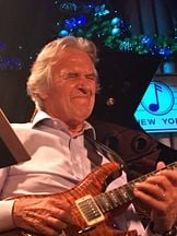 foto de John McLaughlin
