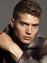 foto de Josha Stradowski