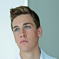 Foto Taylor John Smith