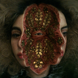 Foto She Loved Blossoms More