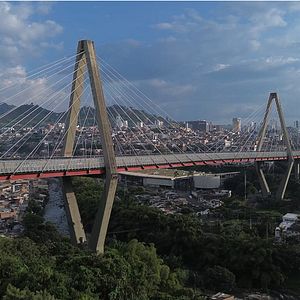 Foto Al borde del puente