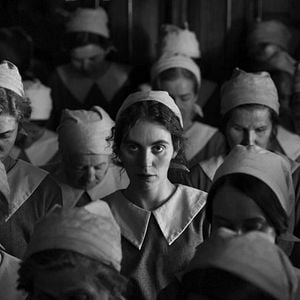 Foto La chica de la aguja