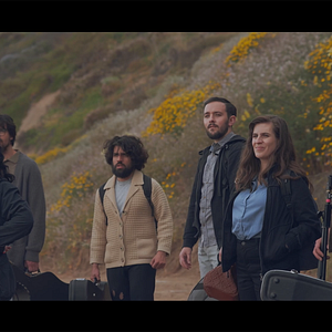 Foto Los PEOPLE IN THE DRAGON