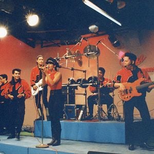 Foto Selena y Los Dinos