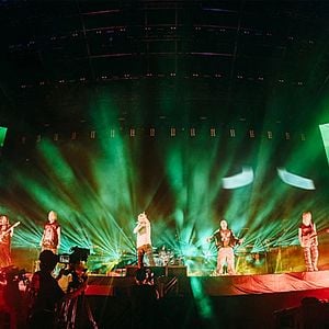 Foto ONE OK ROCK Detox Japan Tour 2025 At Nissan Stadium In Cinemas