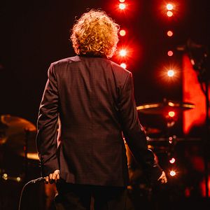Foto Holding Back the Years: 40 Years of Simply Red en Vivo desde Santiago