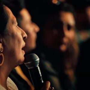 Foto F*cks News Demandados En Pantalla Grande