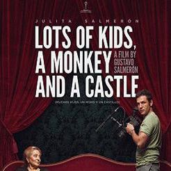 Foto Muchos hijos, un mono y un castillo