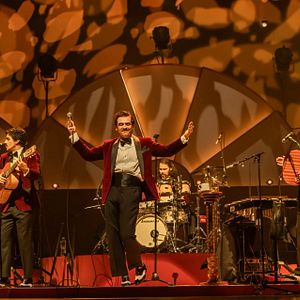 Foto Enjambre - Noches de Salón