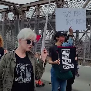 Foto Let the Canary Sing