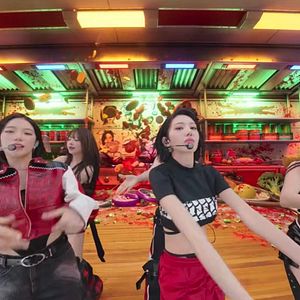 Foto LE SSERAFIM VR CONCERT : INVITATION