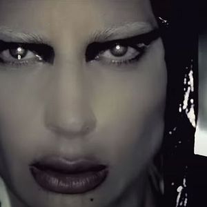 Foto Chromatica Ball