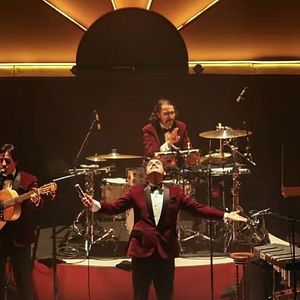 Foto Enjambre - Noches de Salón