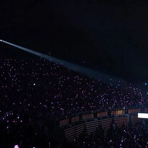 Foto BAEKHYUN: Lonsdaleite [dot] IN CINEMAS