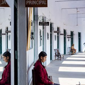 Foto Solitaria es la noche: Los crímenes de la familia Bansal