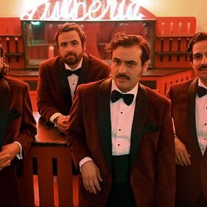 Foto Enjambre - Noches de Salón