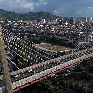 Foto Al borde del puente