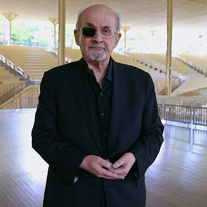 Foto Knife: The Attempted Murder of Salman Rushdie