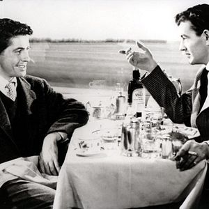 Foto Strangers on a train