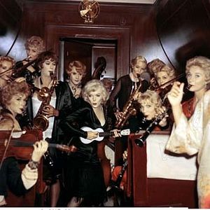 Foto Con faldas y a lo loco