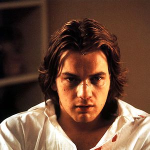 Foto Tumba al ras de la tierra