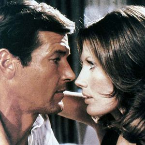 Foto El hombre con el revolver de oro