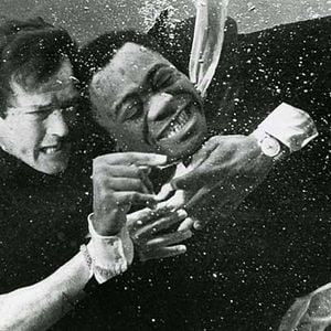 Foto Vive y deja morir