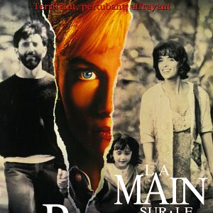 Foto La mano que mece la cuna