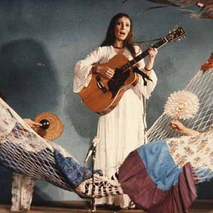 Foto Una canta, la otra no