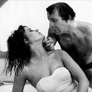 Foto El cuchillo en el agua