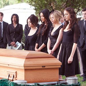 Foto Troian Bellisario