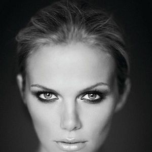 Foto Una esposa de mentira