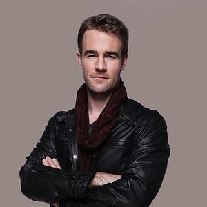 Foto Don't Trust The B---- in Apartment 23