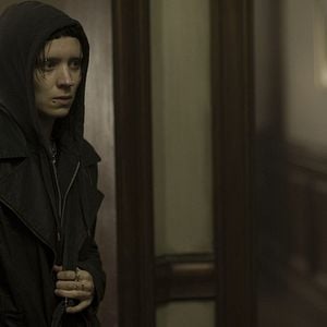 Foto La chica del dragón tatuado