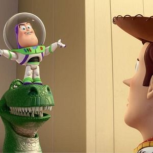 Foto Toy Story Toons: Pequeño gran Buzz