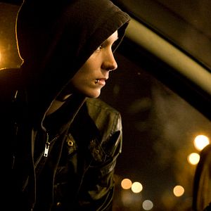 Foto La chica del dragón tatuado