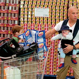 Foto Una niñera a prueba de balas