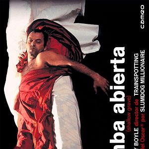 Foto Tumba al ras de la tierra