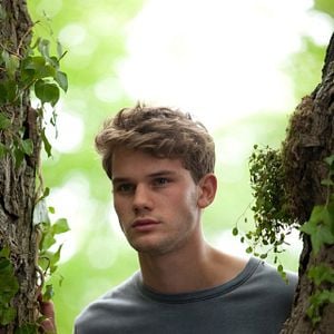 Foto Jeremy Irvine