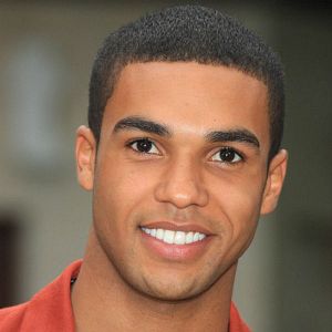 Foto Lucien Laviscount