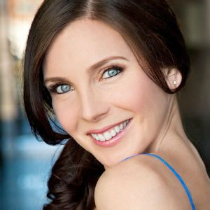 Foto June Diane Raphael