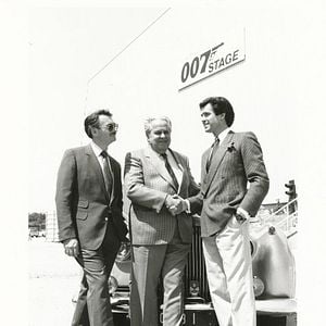 Foto Everything or Nothing: The Untold Story of 007