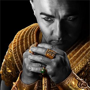 Foto Éxodo: Dioses y Reyes