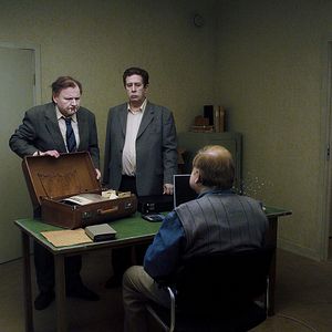 Foto Una paloma se posó en una rama a reflexionar sobre la existencia