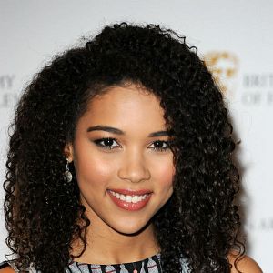 Foto Alexandra Shipp