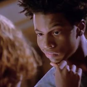 Foto No mires bajo la cama